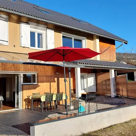 Apartment De France La Marmotte Avec Terrasse Privative Proche Du D'aiguebelette