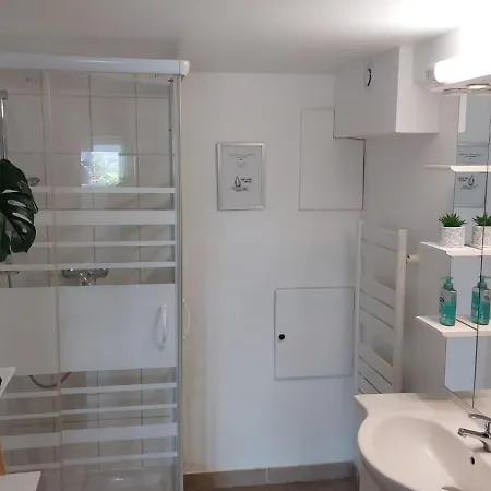 Apartment De France La Marmotte Avec Terrasse Privative Proche Du D'aiguebelette Saint-Beron