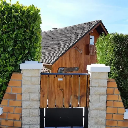 Apartment De France La Marmotte Avec Terrasse Privative Proche Du D'aiguebelette