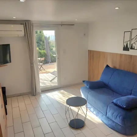 Apartment De France La Marmotte Disposant D Un De Type 2 De 30m2 Et D Un Second Type 3 De 58m2 Proche Du D'aiguebelette Entiers Separes Avec Terrasses Privatives *